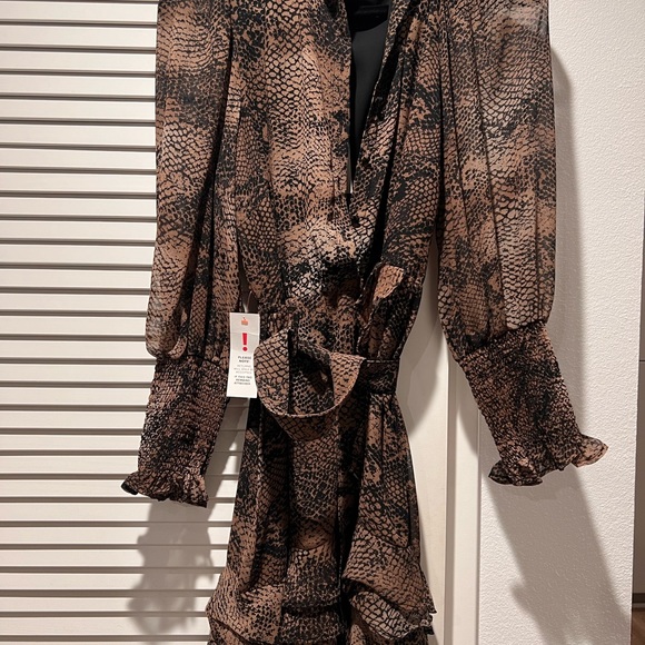 NWT BARDOT SNAKESKIN DRESS SIZE L - Picture 4 of 4